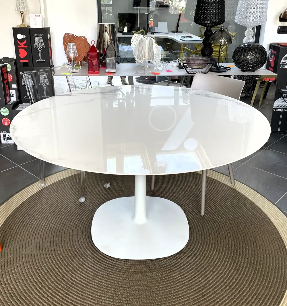 Hot Tavolo Multiplo tondo di scontato del 40% Tavoli