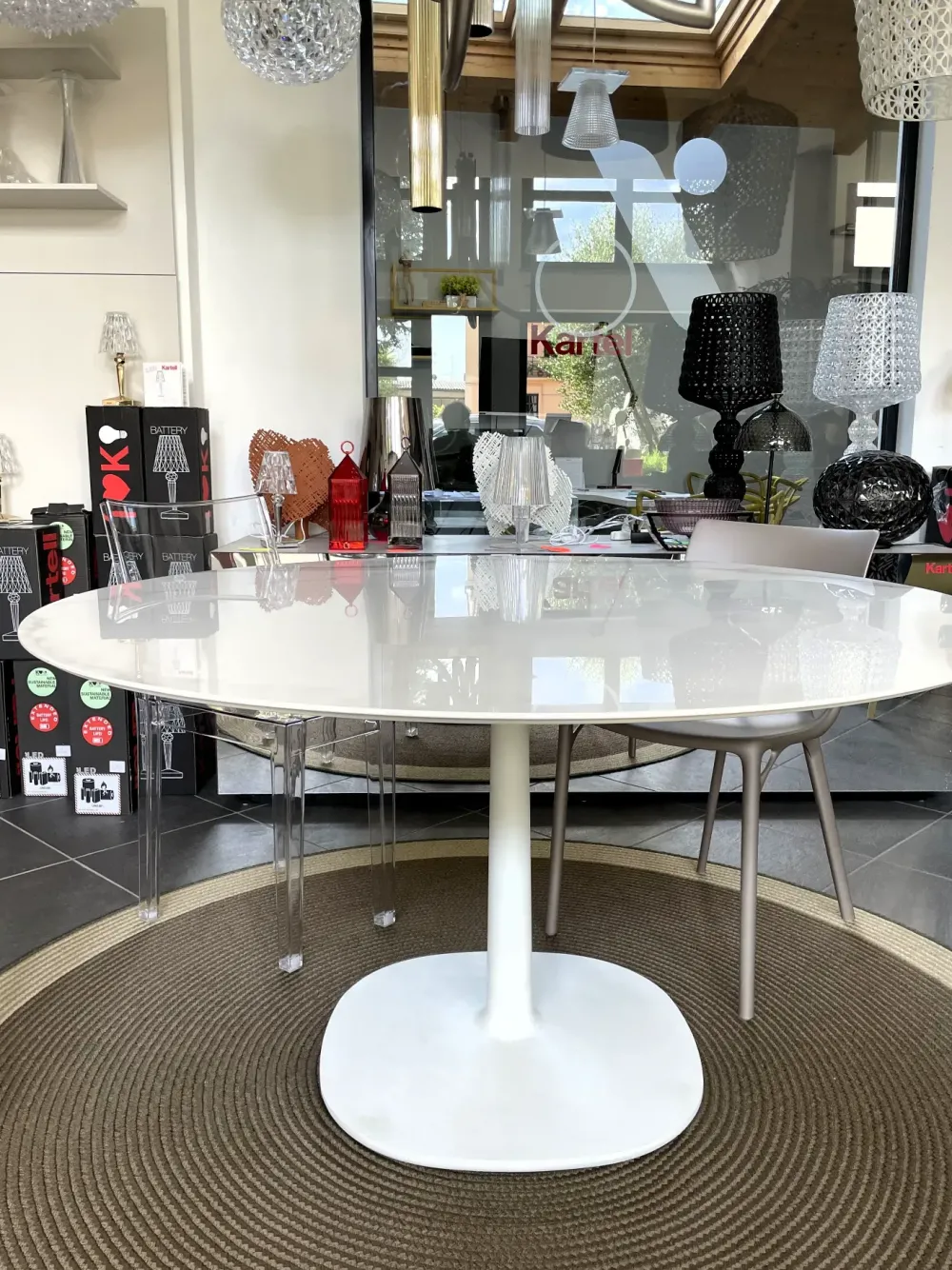 Hot Tavolo Multiplo tondo di scontato del 40% Tavoli