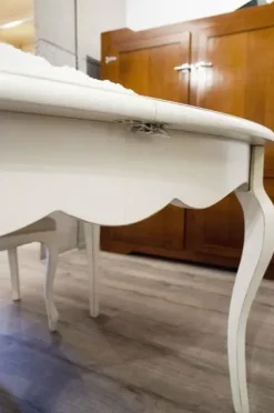 Artigianale Tavolo ovale allungabile Essenza in legno massello laccato bianco con 4 sedie imbottite- Tavoli