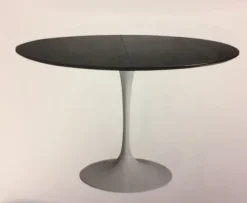Tavolo ovale in laccato Tulip saarinen - art.e/53/o - allungabile - ovale e rotondo di in Offerta Outlet Tavoli