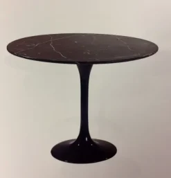 Tavolo ovale in laccato Tulip saarinen - art.e/53/o - allungabile - ovale e rotondo di in Offerta Outlet Tavoli