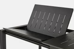 Tavolo per l'esterno Konnor 160/240 e 4 poltroncine a marchio a prezzo scontato^Bizzotto Best