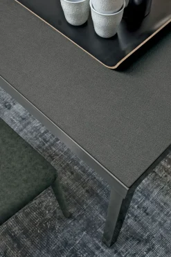 Clearance Tavolo Perigeo di : richiedi il prezzo Tavoli