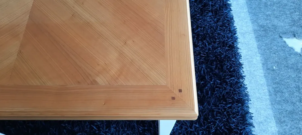 Sale Tavolo quadrato in legno Modello quadrifogli di in Offerta Outlet Tavoli