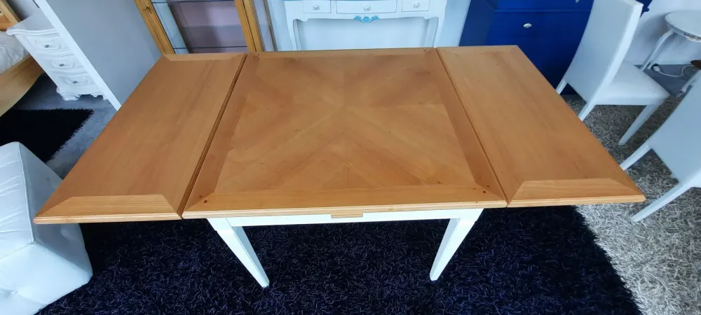 Sale Tavolo quadrato in legno Modello quadrifogli di in Offerta Outlet Tavoli