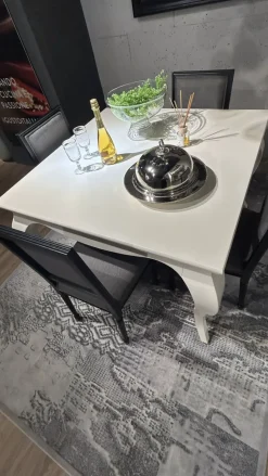 Tavolo quadrato in legno Tavolo quadrato laccato  di in Offerta Outlet^Dialma Brown