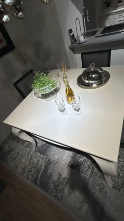 Tavolo quadrato in legno Tavolo quadrato laccato  di in Offerta Outlet^Dialma Brown