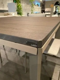 Tavolo quadrato Loto scontato del 40%^Lago Outlet