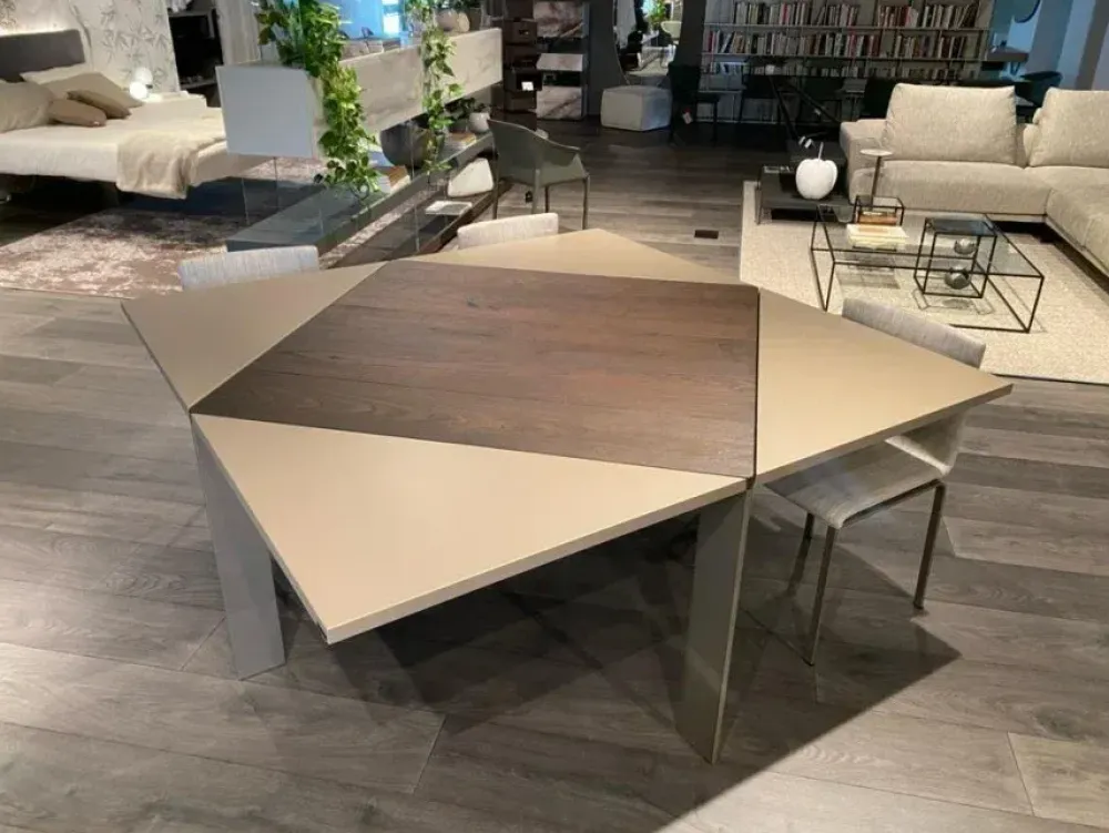 Tavolo quadrato Loto scontato del 40%^Lago Outlet