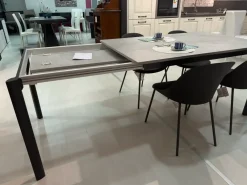 Sale Tavolo rettangolare Aron scontato del 30% Tavoli