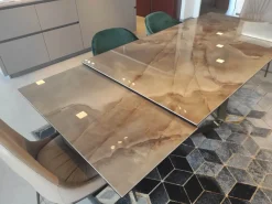 Tavolo rettangolare Delta scontato del 40% Tavoli