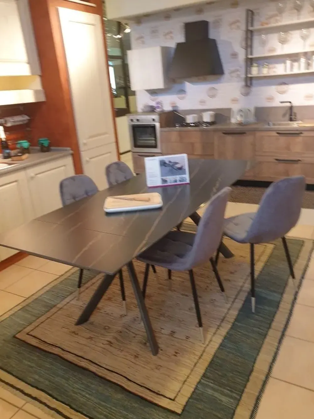 Tavolo rettangolare in ceramica Versus-Musa. in Offerta Outlet.^La Seggiola New