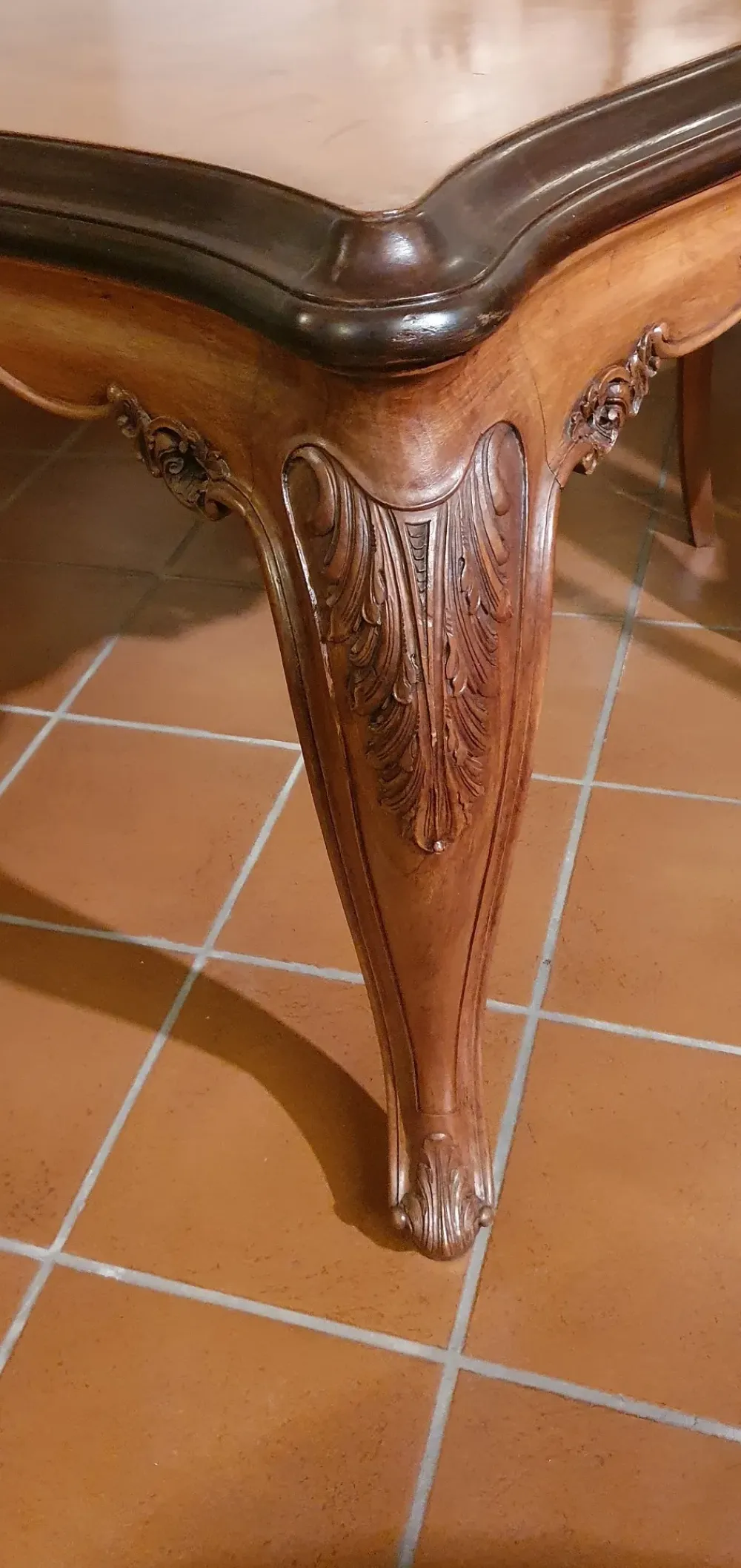 Tavolo rettangolare in legno Chippendale rettangolare di in Offerta Outlet^Artigianale Best