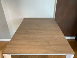 Tavolo rettangolare in legno Pentagon di in Offerta Outlet Tavoli