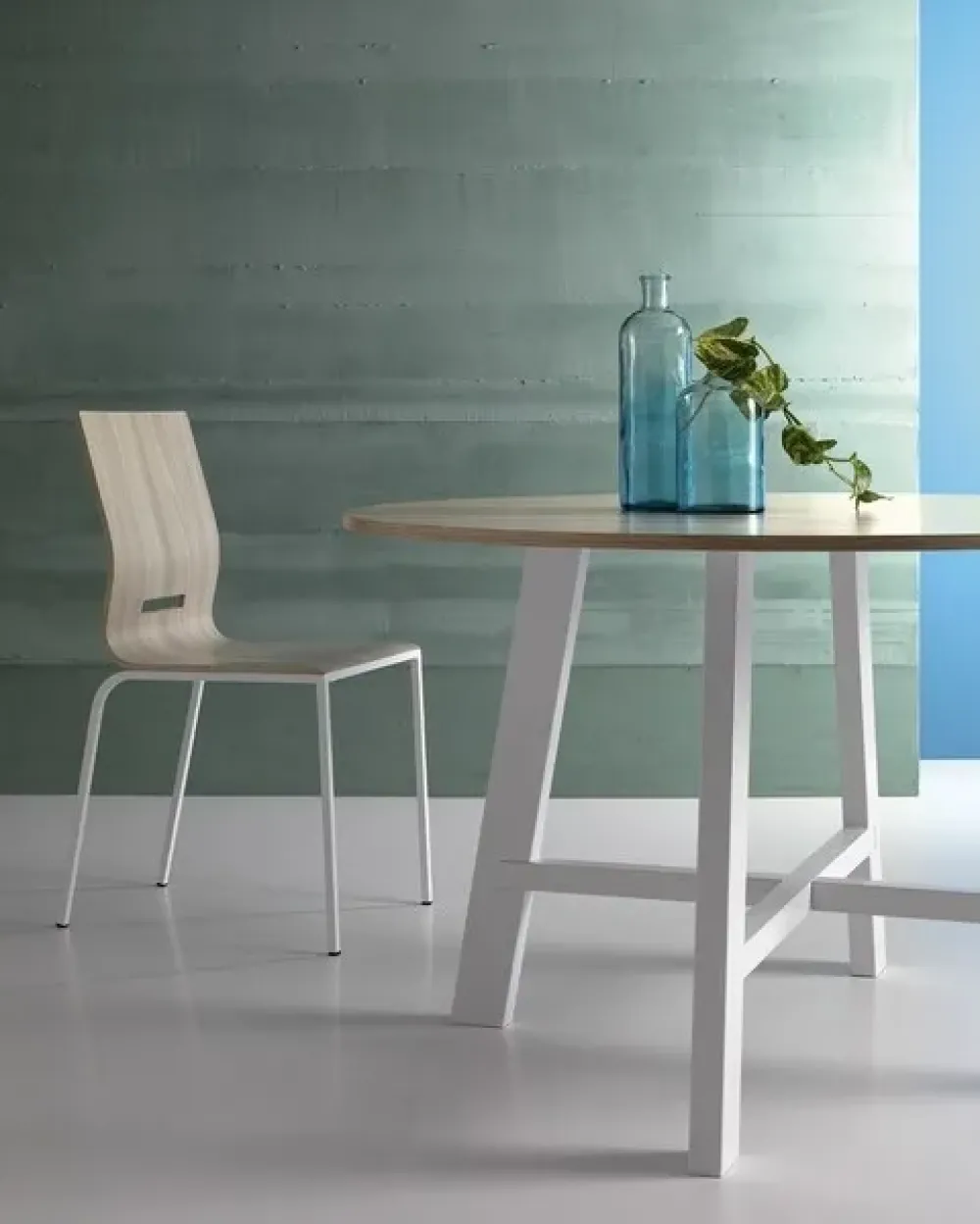 Tavolo rotondo con basamento centrale Thor 130 tondo fisso scontato^Point House Hot