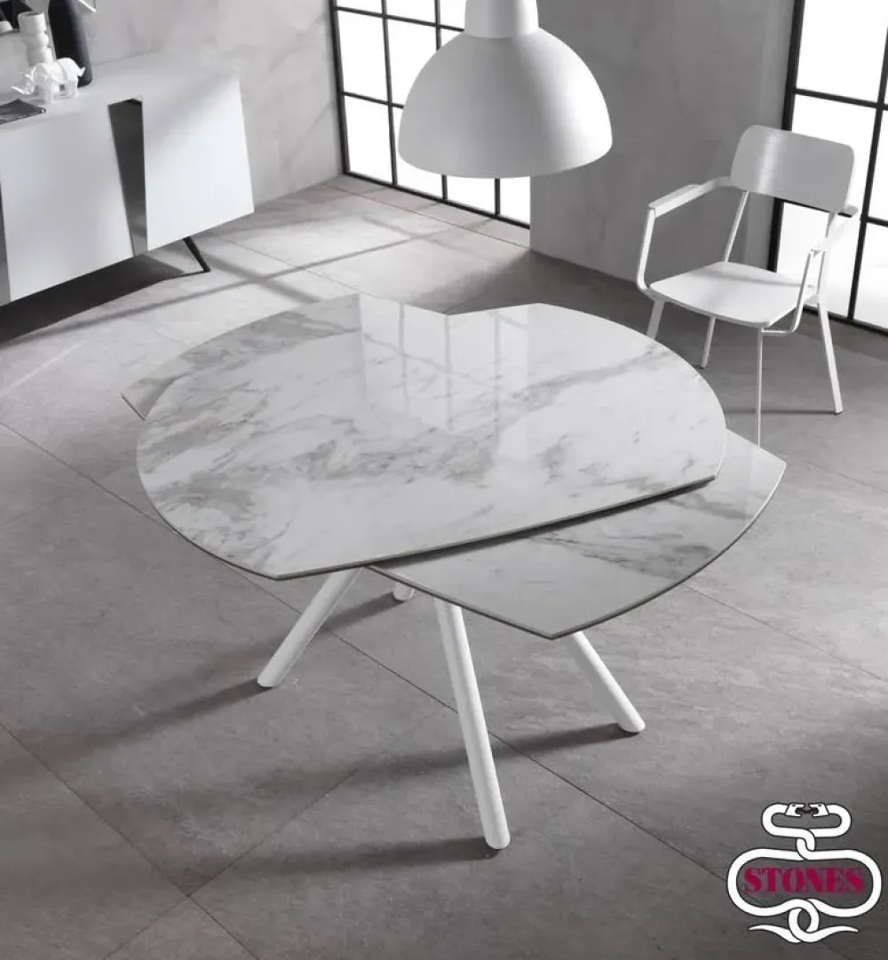 Tavolo sagomato a quattro gambe Kyoto four scontato^Stones Discount