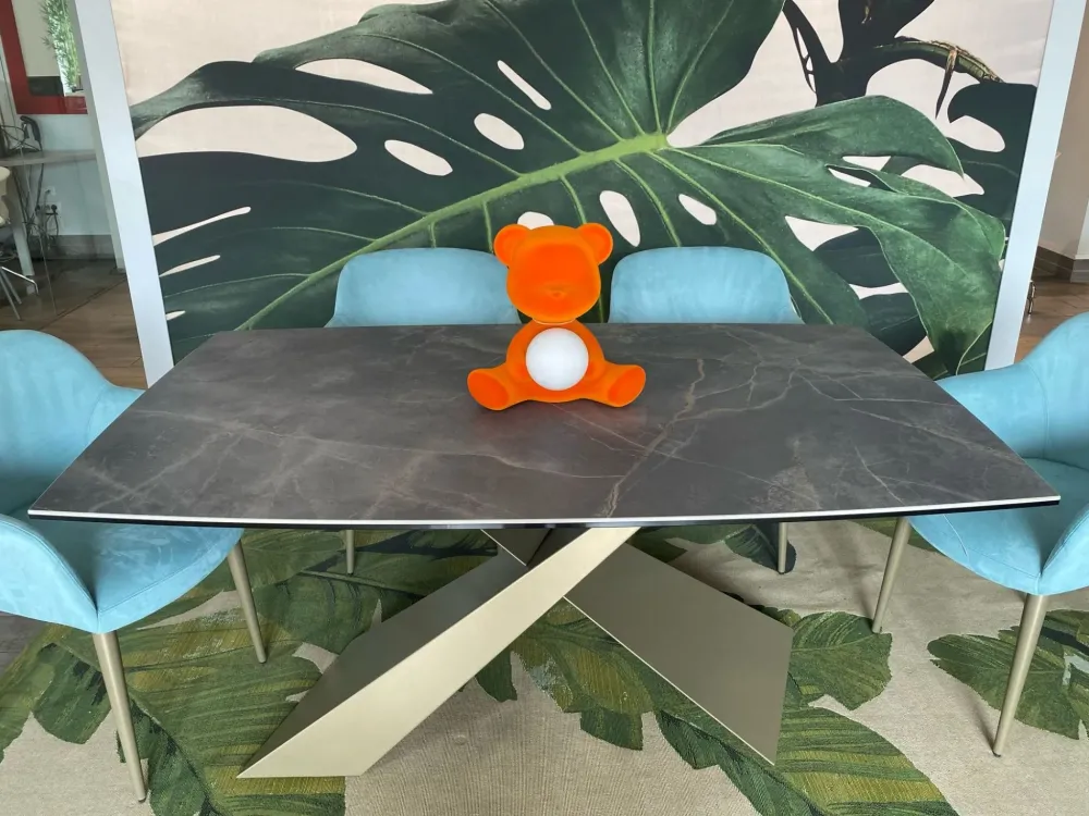 Di Lazzaro Tavolo sagomato City scontato del 40%- Tavoli