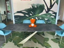 Di Lazzaro Tavolo sagomato City scontato del 40%- Tavoli