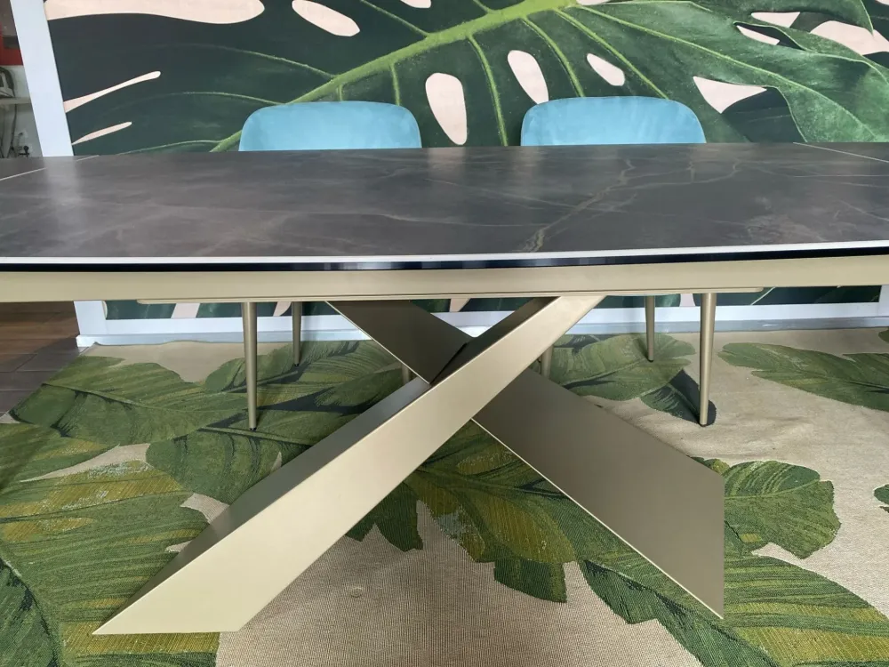 Di Lazzaro Tavolo sagomato City scontato del 40%- Tavoli