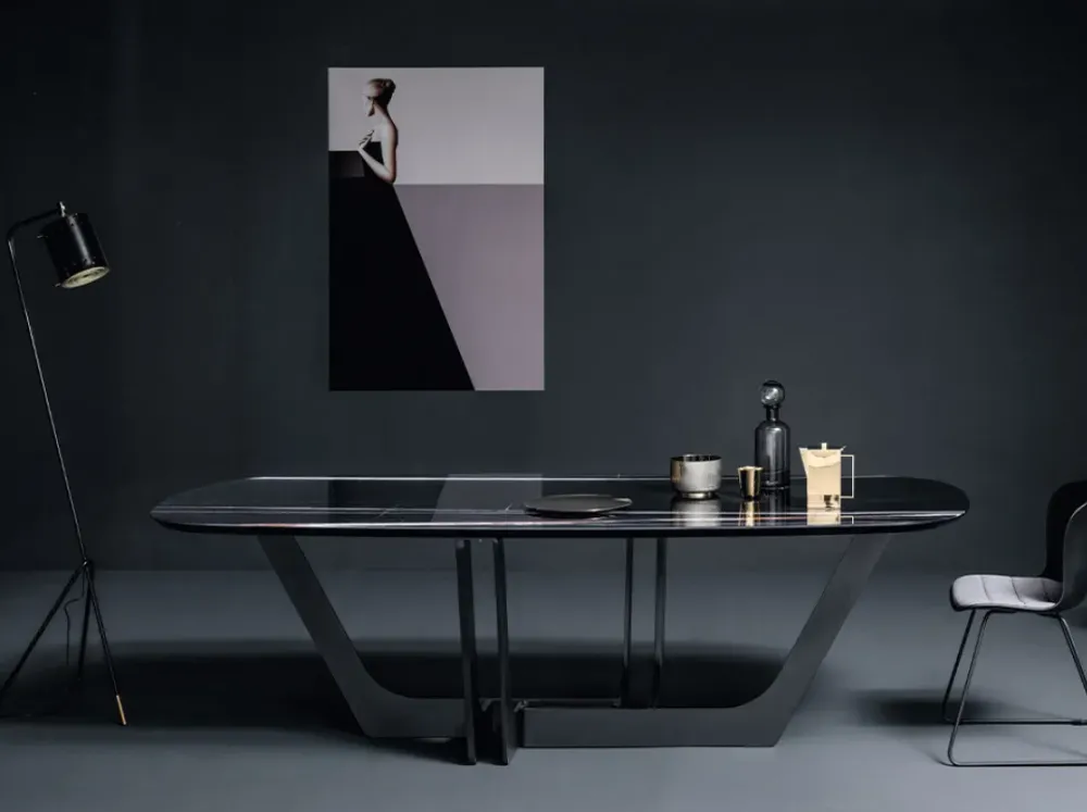 Tavolo sagomato con basamento centrale Cosmopolitan scontato Tavoli