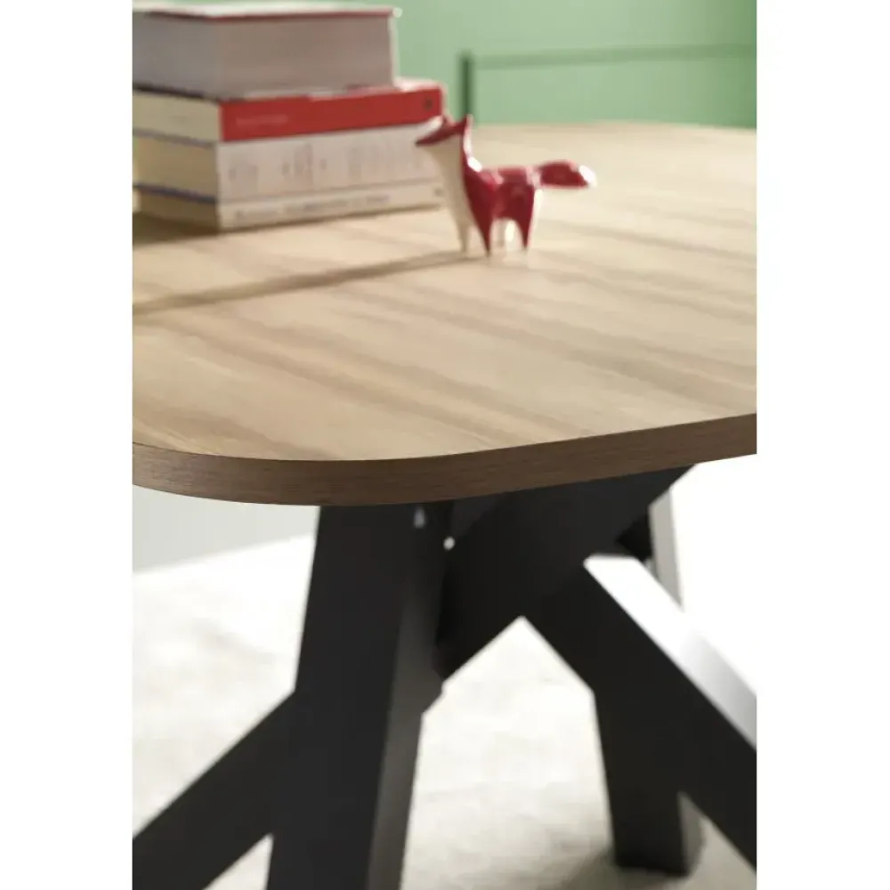 Tavolo sagomato Cross scontato del 20%^Sedie Brianza New