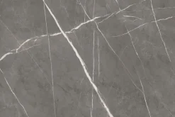 Tavolo sagomato Cross scontato del 20%^Sedie Brianza New