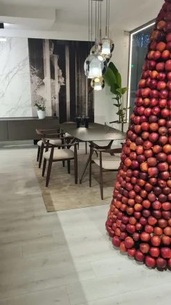 Tavolo sagomato in vetro Manta di in Offerta Outlet^Rimadesio Hot