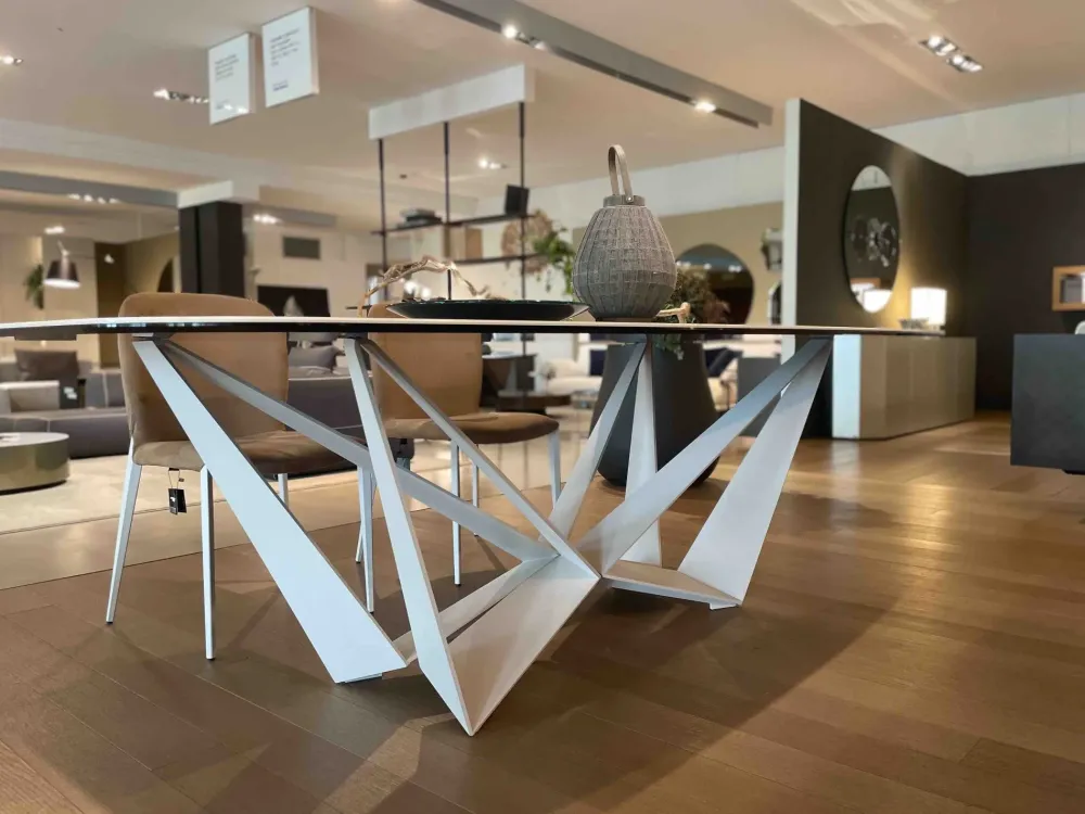 Sale Tavolo sagomato Skorpio scontato del 20% Tavoli