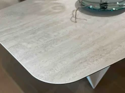 Sale Tavolo sagomato Skorpio scontato del 20% Tavoli