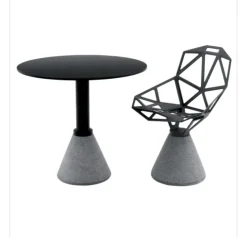 Magis Tavolo Table one bistro h 72 79x79 in laminato Fisso scontato 58%- Tavoli