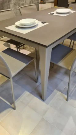 New Tavolo Tavolo + sedie   in OFFERTA OUTLET -37% Tavoli