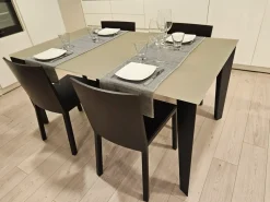 Sale Tavolo Tavolo modello cruz a prezzo scontato Tavoli