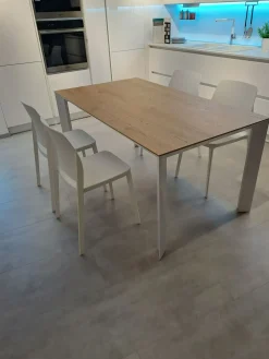 Pointhouse Tavolo Tavolo diamante  con 4 sedie tipa in legno Rettangolare allungabile scontato 38%- Tavoli