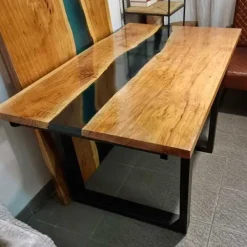 Sale Tavolo Tavolo in legno re resina  industrial    a prezzo scontato Tavoli