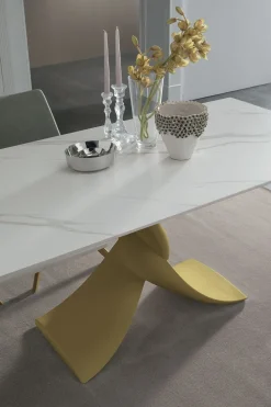 New Tavolo Twist di : scopri il prezzo riservato Tavoli