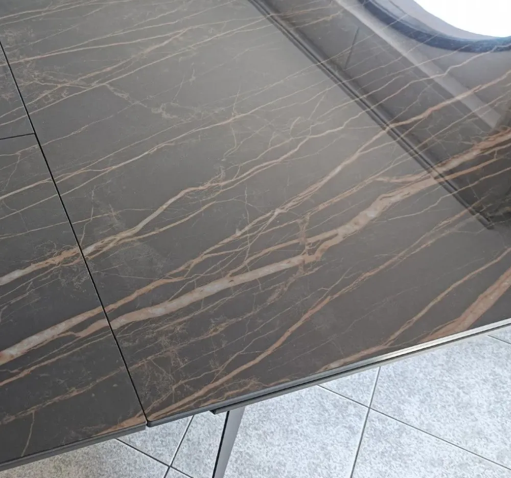 Hot Tavolo Vela in OFFERTA OUTLET Tavoli