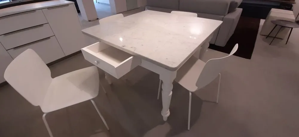 Tavolo Vernazza in marmo Fisso Tavoli