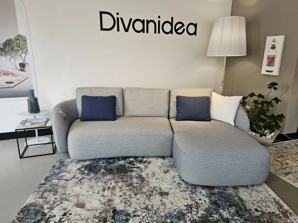 Sale Tolomeo tessuto in poliuretano a prezzo scontato Divani