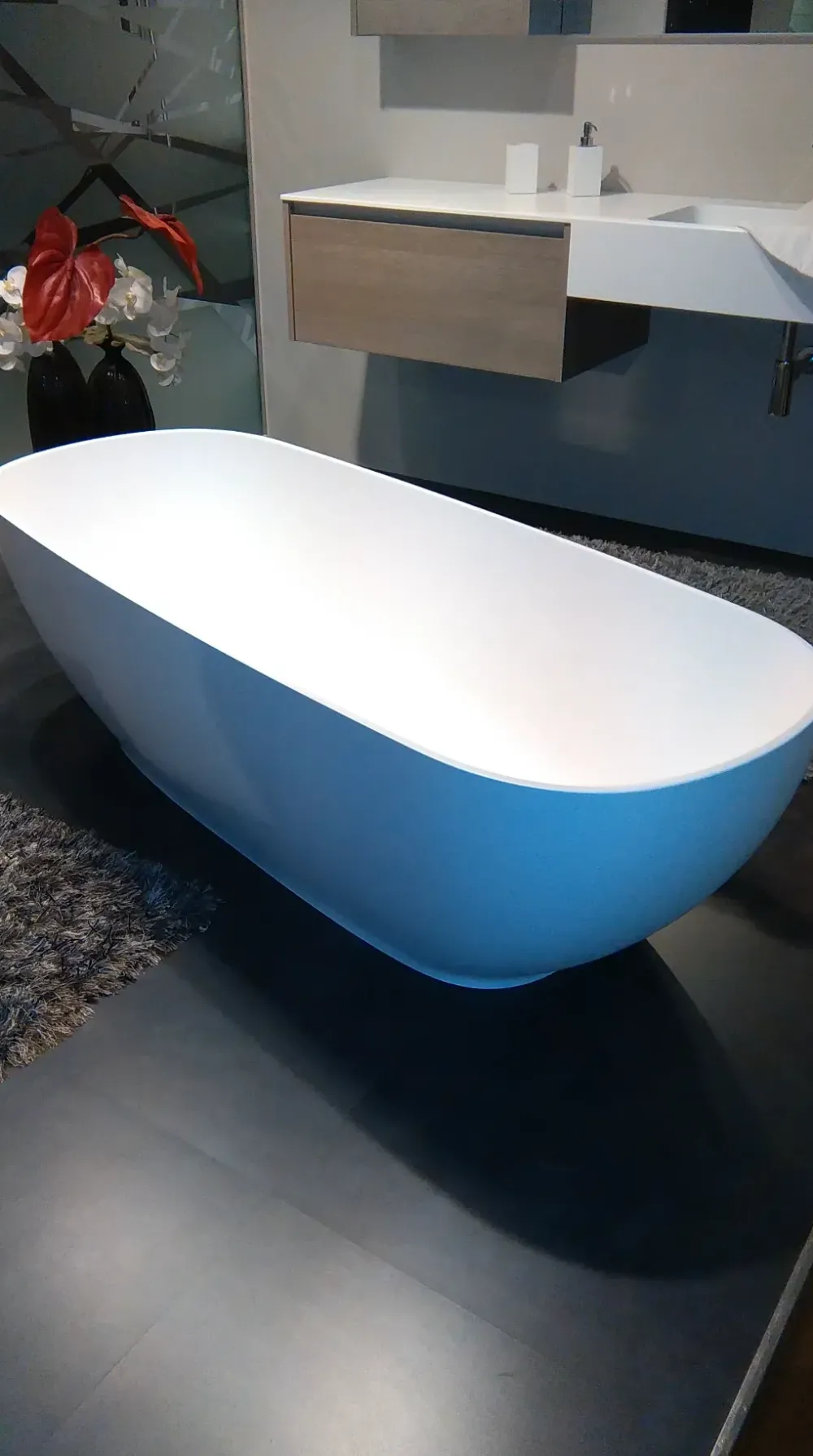 Vasca da bagno in Resina modello Betty next bianco opaco a prezzo scontato^Mastella