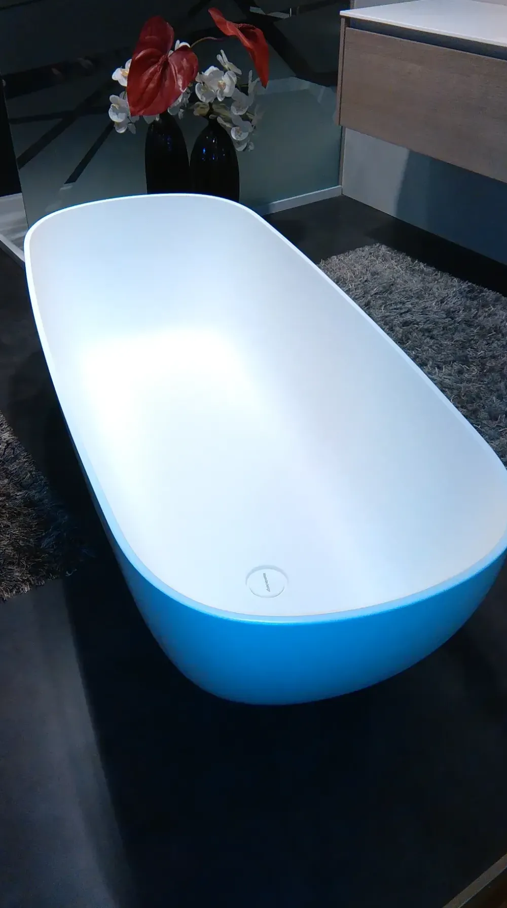 Vasca da bagno in Resina modello Betty next bianco opaco a prezzo scontato^Mastella