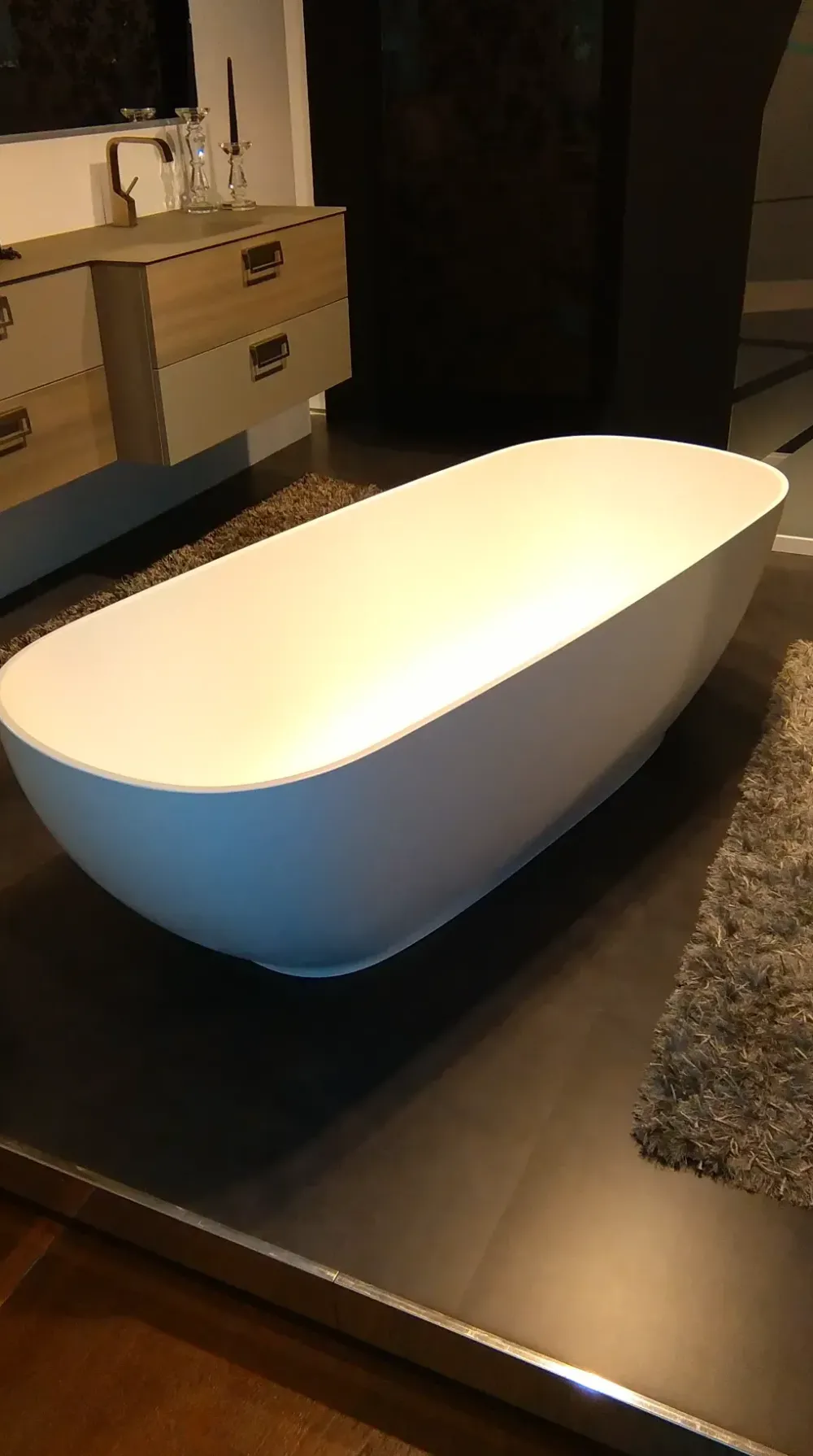 Vasca da bagno in Resina modello Betty next bianco opaco a prezzo scontato^Mastella