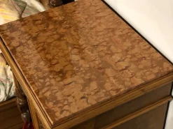 Lando Vendiamo il comodino modello Ottocento di a prezzi vantaggiosi!- Comodini