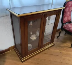 Online Vetrinetta Vetrina noce i solisti  stile classica Vetrina noce i solisti  di in Offerta Outlet Vetrinette